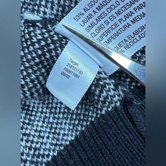 Target X Robin Lewallen Black History Month Graffiti oversized sweater - Picture 9 of 12